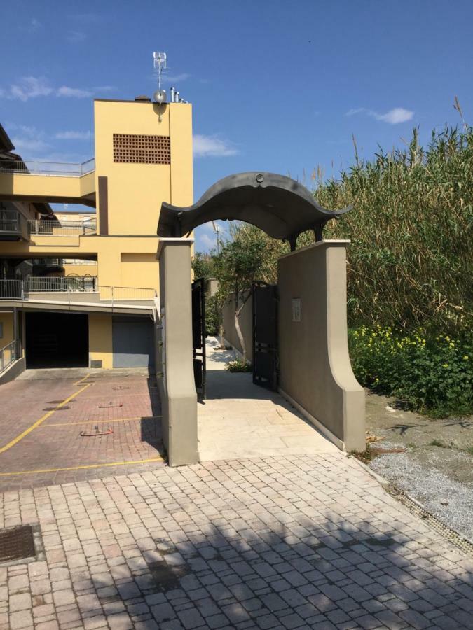 Casa Myconis 68Mq A Due Passi Dal Mare Di San Vincenzo Apartment Exterior foto